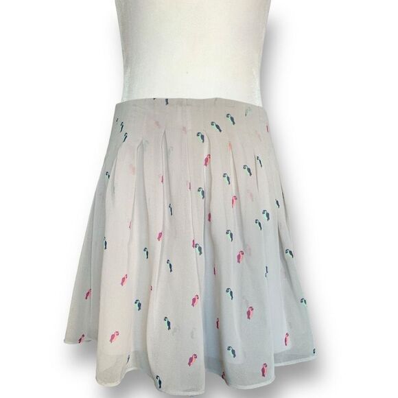 BCBGeneration Skirt Grey Box Pleated Moonstone Combo Parrot Animal Print Flowy - Picture 3 of 10